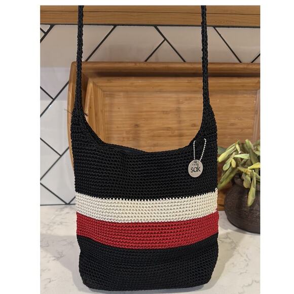 The Sak red black white woven shoulder bag beach summer bohemian earthy artsy - Picture 3 of 8